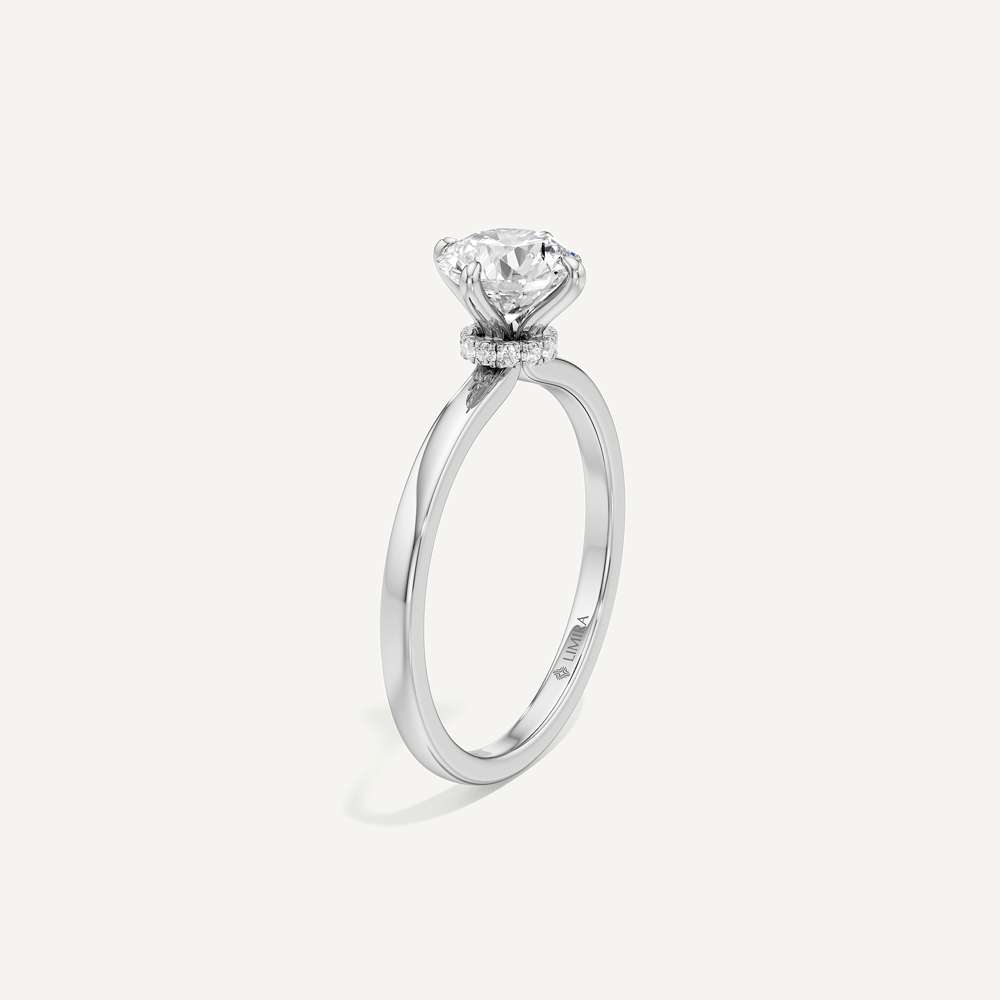 Aurelia Minimalist Round Solitaire